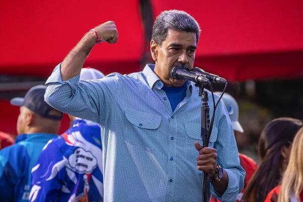 EL MAYOR FRAUDE DE LA HISTORIA EN VENEZUELA AFERRA A MADURO EN LA PRESIDENCIA - Itapúa Noticias