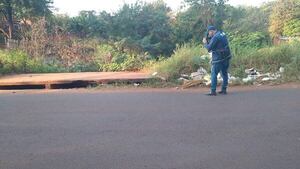 Motociclista muere tras perder control y chocar contra bloque de concreto - Policiales - ABC Color