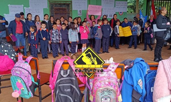 Protestan contra docente planillero en escuela de CDE