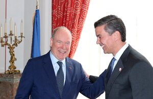 El presidente de Paraguay se re煤ne con Alberto de M贸naco para estrechar lazos - Revista PLUS