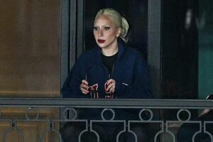 Lady Gaga presentó en París a su prometido - Gente - ABC Color