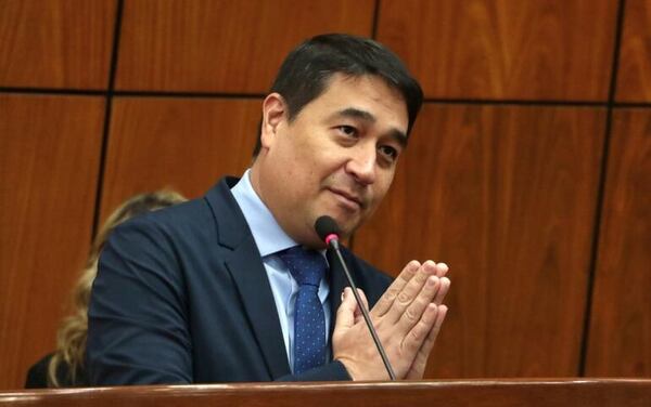 Nakayama salió del bloque democrático tras felicitación a Maduro de Esperanza Martínez - Política - ABC Color