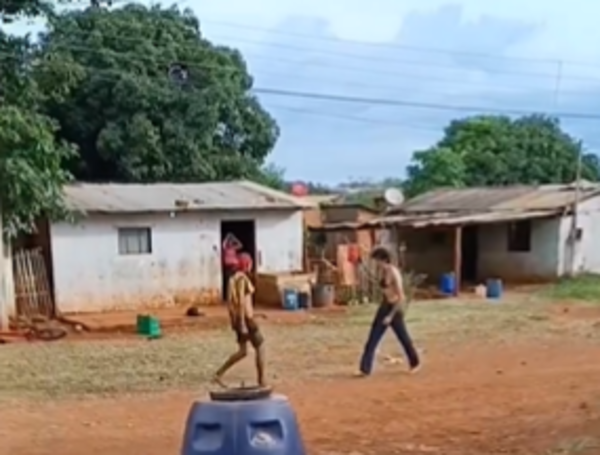 (VIDEO) Adictos se trenzaron al estilo Karate Kid