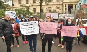 Pacientes oncológicos exigen salida de la ministra de Salud y director del Incán – Prensa 5