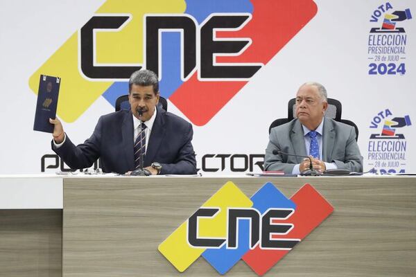 ¡No quiso esperar! CNE ya proclamó presidente a Nicolás Maduro - Mundo - ABC Color