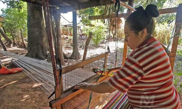 Carapeguá: técnica de confección de la frazada de trapo es declarada emblemática para la artesanía paraguaya - Nacionales - ABC Color