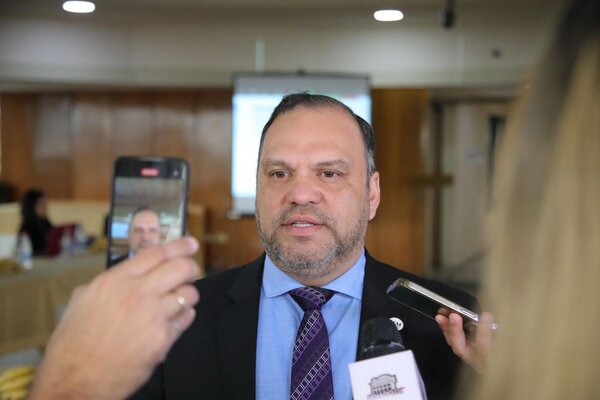 “El Jurado no puede obligar a ningún fiscal a imputar”