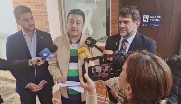 Buzarquis impulsa nuevo proyecto para aumentar impuestos al tabaco y financiar el Incán