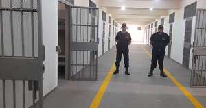 Diario HOY | Internos de Minga Guazú crean disturbios dentro de la cárcel por movidas de funcionarios