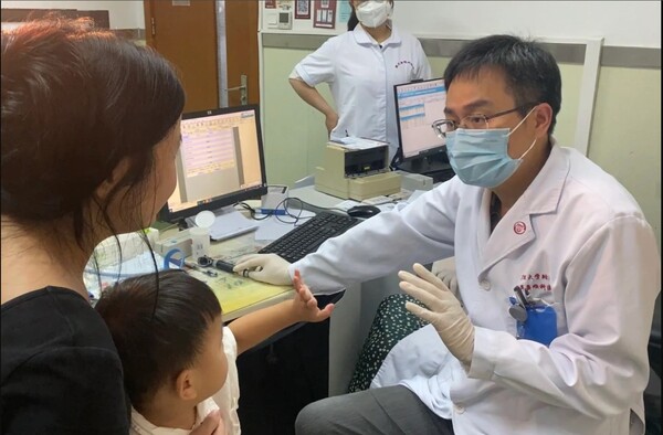 Científicos logran que 6 niños que nacieron con sordera, vuelven a oír con una terapia génica - Megacadena - Diario Digital