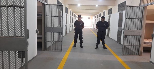 Reos de cárcel de Minga Guazú se manifestaron por destitución de funcionarios