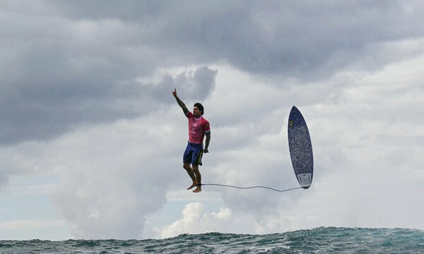 Versus / El brasileño Gabriel Medina roza el 10 olímpico en increíble ola en Tahití