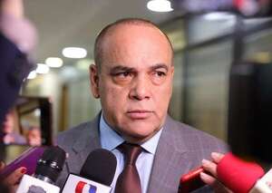 Bachi critica régimen de Nicolás Maduro y diputado opositor lo trata de hipócrita - Política - ABC Color