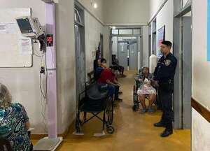 San Antonio: asegurados del IPS exigen mejor atención - Nacionales - ABC Color