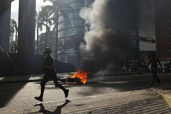 Un muerto en las protestas contra la reelección de Maduro - Mundo - ABC Color
