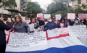 “Estamos peor”, dicen pacientes oncológicos que piden destitución de autoridades - Nacionales - ABC Color