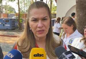 Ministra de Salud rendirá cuentas solo a los cartistas - Política - ABC Color