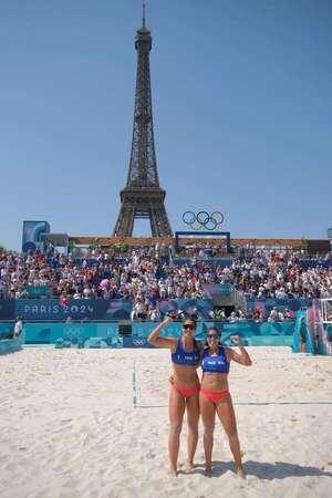 Histórica presencia nacional del vóley playa en París - Polideportivo - ABC Color