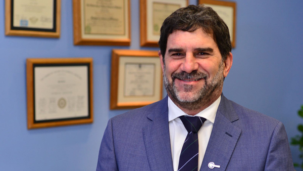 Tras intervención y protestas de pacientes oncológicos el doctor Raúl Doria presentó su renuncia - OviedoPress