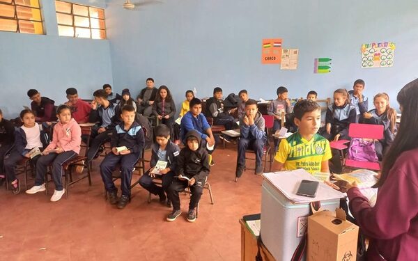 USF Paz del Chaco realiza jornada de vacunación en la escuela y colegio San Agustín