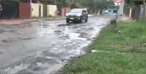 Una de cal y otra de arena: reparan caño roto pero dejan grandes baches - Nacionales - ABC Color