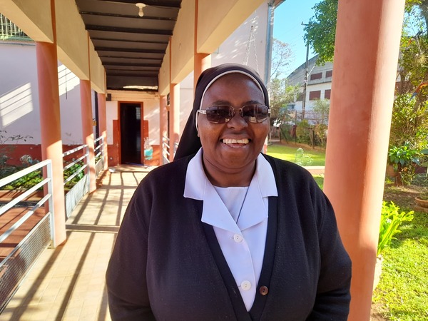 La hermana Regina Mukonyo deja el Hogar de Ancianos Santa María tras cuatro años de servicio