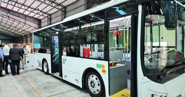 Diario HOY | Buses eléctricos: avance a la modernización del transporte público, destaca Peña