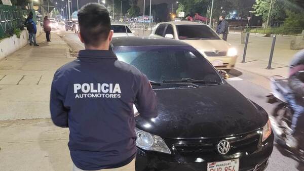 Policía indaga supuesta simulación de robo de 32 armas en Villa Elisa