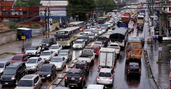 Diario HOY | Asunción: 600 mil vehículos y 1,3 millones de personas por día, tránsito a 5 km/hora