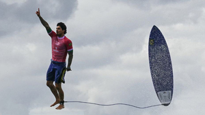El brasileño Gabriel Medina roza el 10 olímpico y protagoniza la mejor foto de los Juegos - OviedoPress