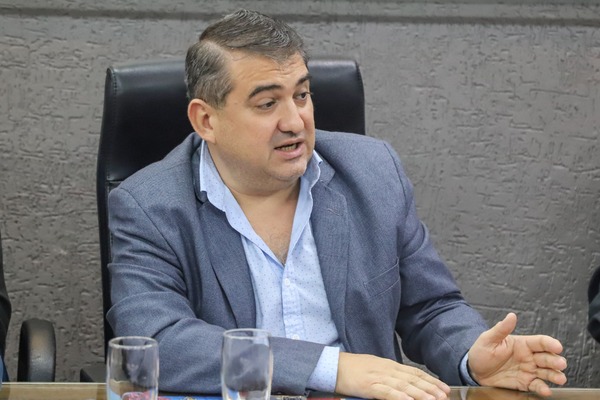 Intendente Yd denuncia usurpación de identidad en red social