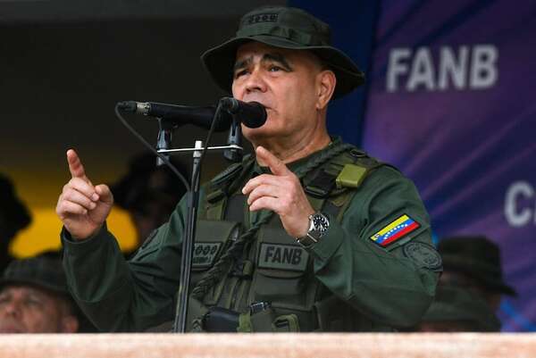Ministro de Defensa chavista advierte con represión: tanques ya circulan por Caracas - Mundo - ABC Color