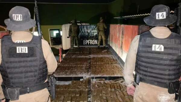 Detienen en Brasil a camionero paraguayo con 2,4 toneladas de marihuana - ABC en el Este - ABC Color