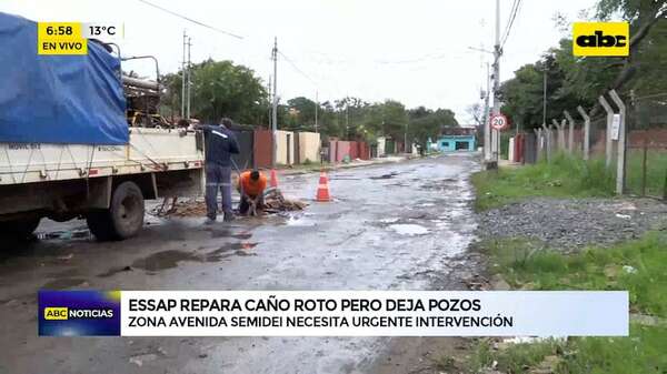 Video: ESSAP repara caños rotos pero deja pozos en Avda. Semidei - ABC Noticias - ABC Color