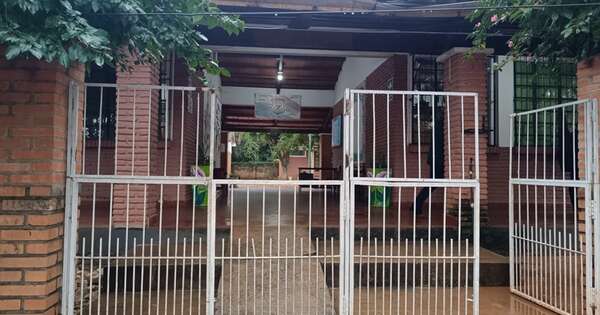 Diario HOY | Hallan cadáver en una escuela en Coronel Oviedo: fallecido sería un indigente