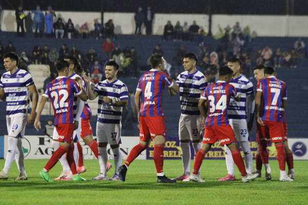 2 de Mayo - Cerro: Un sufrido empate el torneo Clausura - Oasis FM 94.3