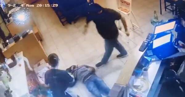 La Nación / Dueño de pizzería redujo a presunto asaltante y lo entregó a la Policía en Guairá