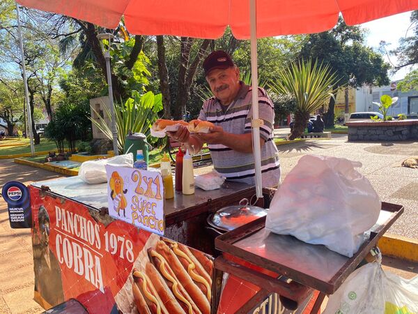 ¡Celebra la amistad con los deliciosos Panchos Cobra!