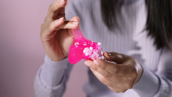 ¿Qué riesgos esconde el popular "slime" casero?