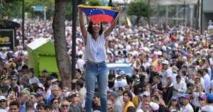 La Nación / Al grito de ¡Libertad!, oposición venezolana se moviliza tras protestas que dejan 12 muertos