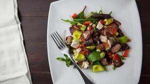 Dietas hiperproteicas aumentan el riesgo de trastornos neurológicos, según estudio