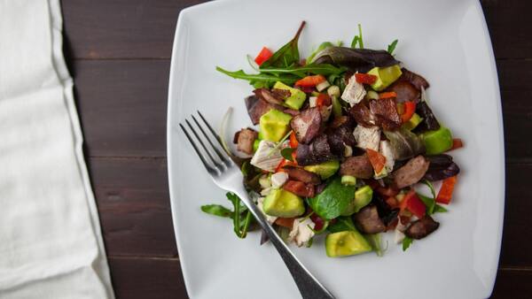 Dietas hiperproteicas aumentan el riesgo de trastornos neurológicos, según estudio