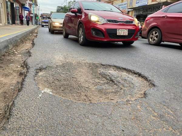 Mal estado de las calles de Luque amenaza a la seguridad vial - Nacionales - ABC Color