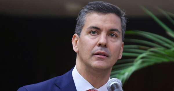 La Nación / Santiago Peña asegura que existe solución para un futuro próximo