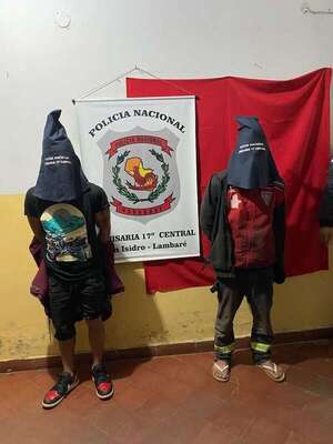 Capturan a dos delincuentes tras robar vehículo a conductor de Bolt   - Policiales - ABC Color