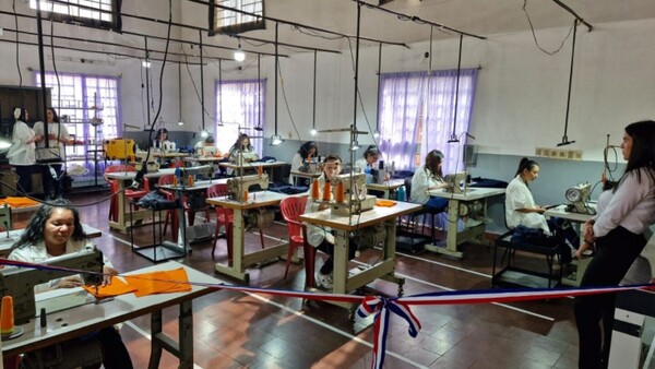 Pabellones de producción textil en el Buen Pastor