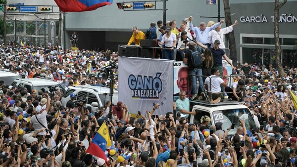 Las protestas contra Maduro ya dejan 12 muertos y 750 detenidos