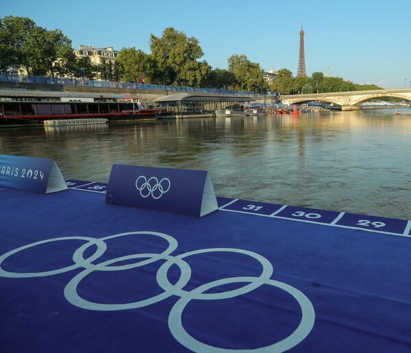 Versus / Comienza el triatlón femenino, la primera competencia de los Juegos de París en el Sena