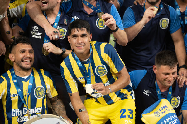 Versus / Ameliano logra el retorno de un campeón del fútbol argentino