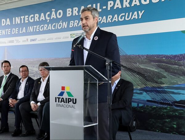 Investigan reservas de empresas vinculadas al expresidente Mario Abdo · Radio Monumental 1080 AM